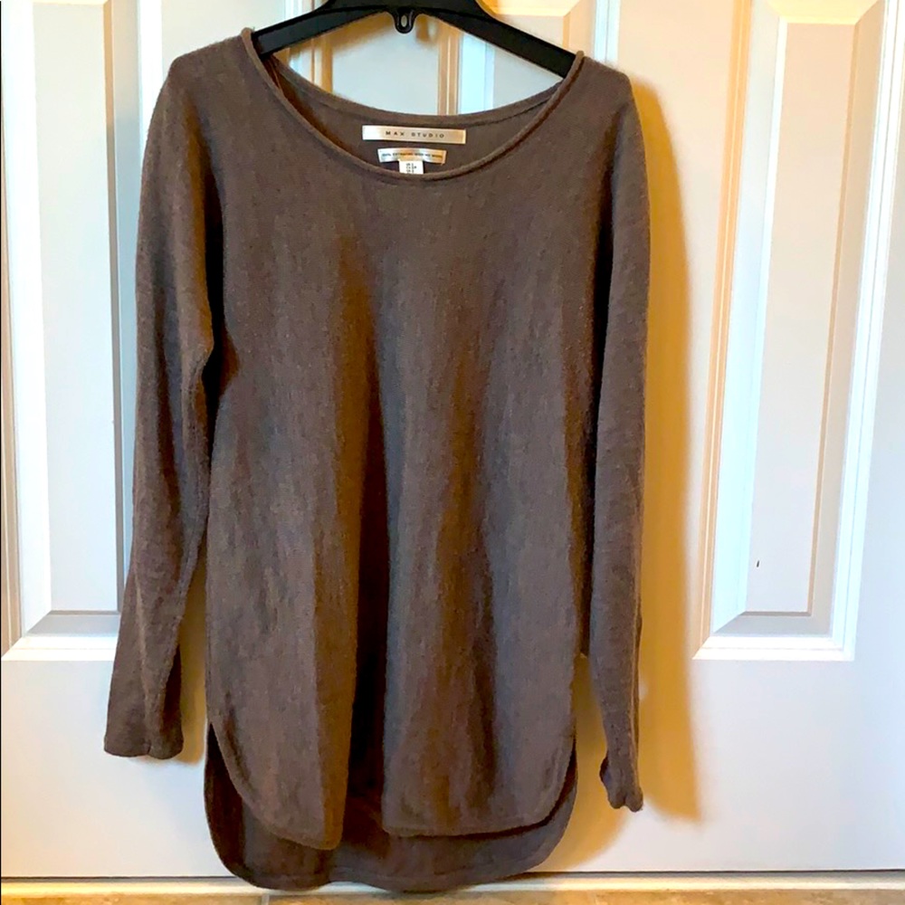Lightweight sweater